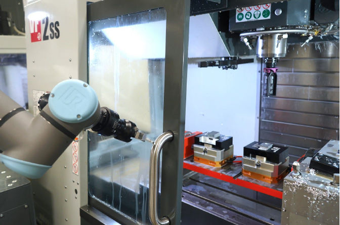 UR Cobot with Robotiq Adaptive Gripper UR Cobot with Robotiq Adaptive Gripper