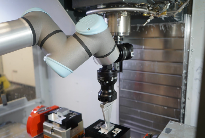 Universal Robots Arm with Robotiq Adaptive Gripper